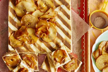 Apple and sour cream slice