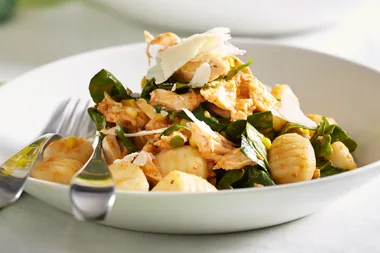 Gnocchi with chicken, corn and spinach