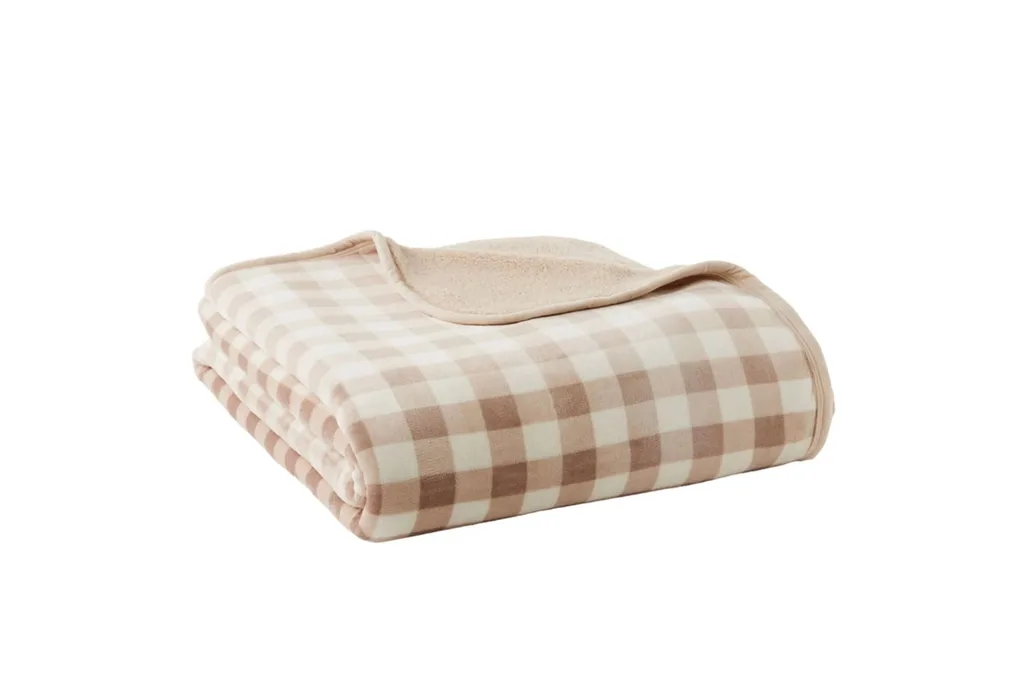 gingham blanket