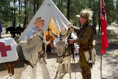 Dr Harry meets members of the Riverina Light Horse Troop