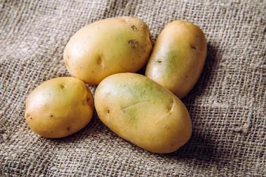 Can you eat green potatoes?