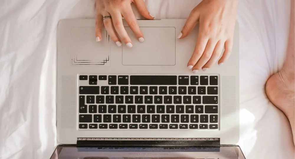 Buy smart with our tips on how to save money shopping online