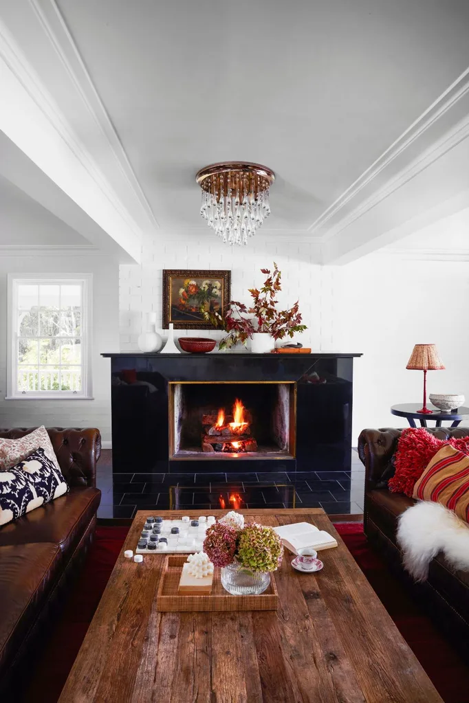 colours-that-go-with-red-black-fireplace-red-accents