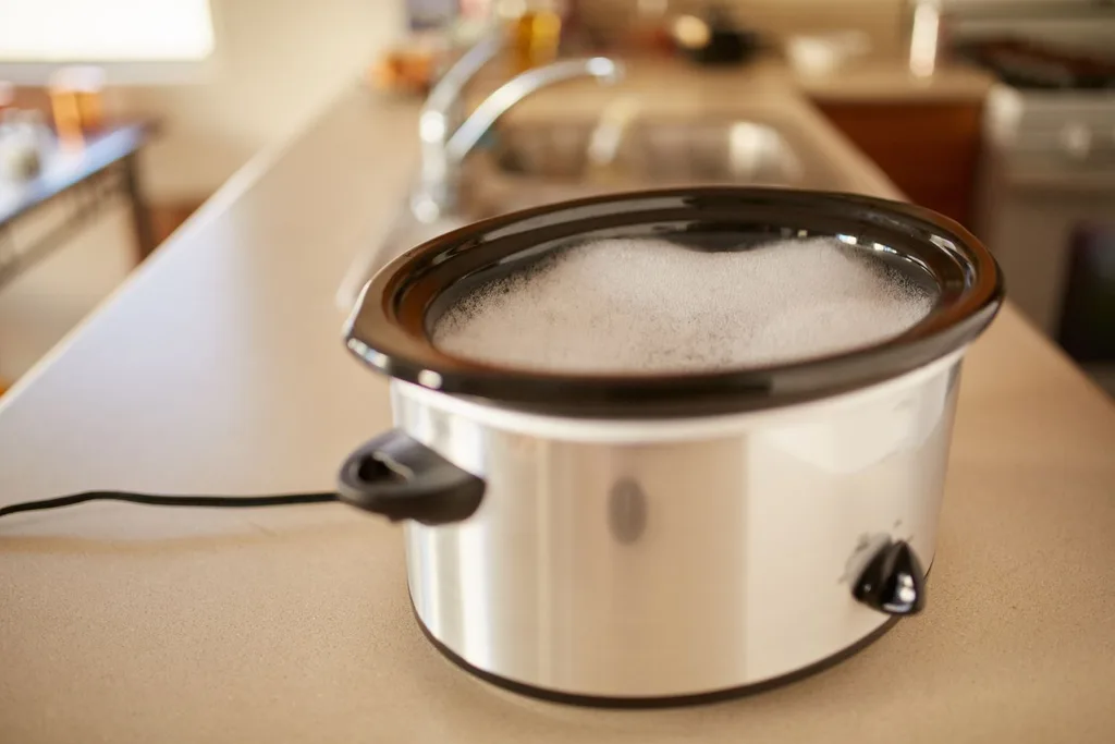 cleaning-slow-cooker