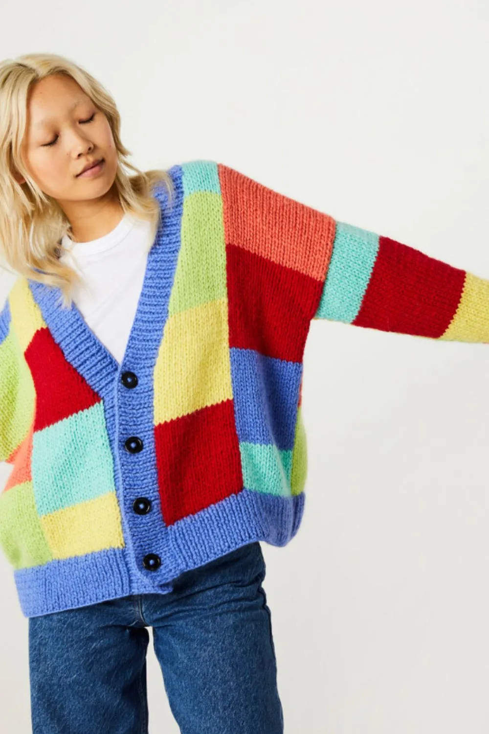 Lights Up easy cardigan knitting pattern free download.