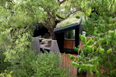 Joh and Pete visit the amazing Pepper Tree Passive House