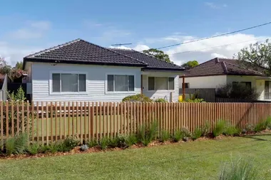 Charlies creates a modern front yard with all the trimmings