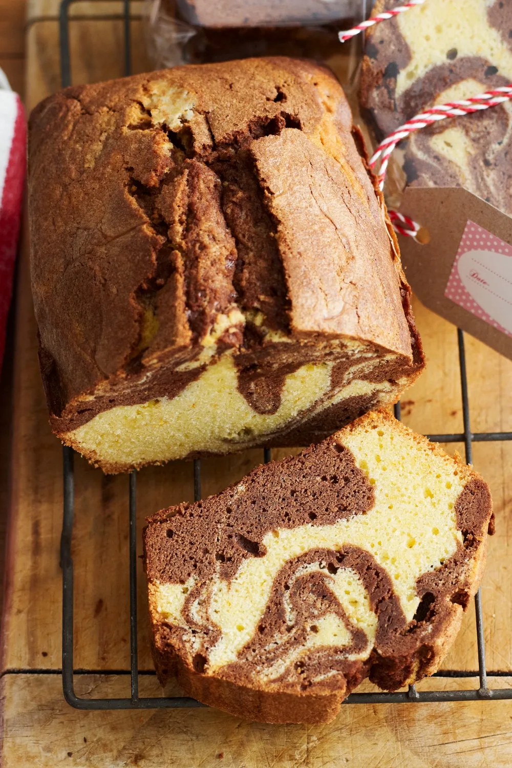 Marble butter loaf cake
