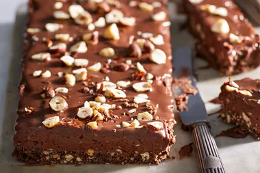 No bake chocolate hazelnut slice