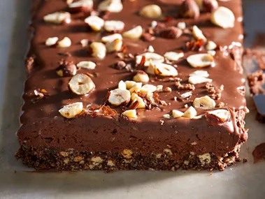 No bake hazelnut chocolate slice recipe by Fast Ed