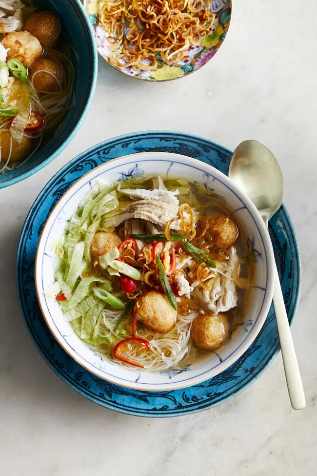 clarissa's vermicelli soup with chicken and fish balls