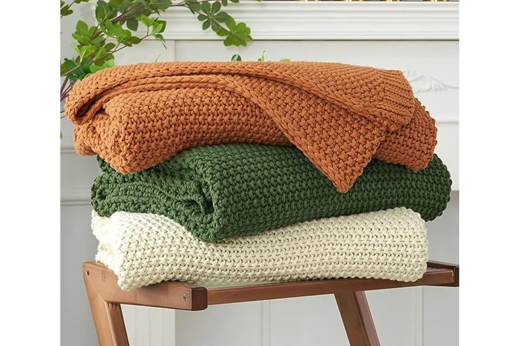 amazon longhui chunky cable knit three blankets