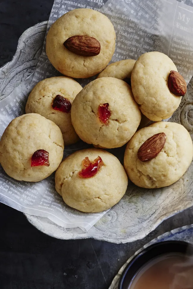 clarissas ghee cookies in bowl
