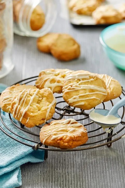 popcorn biscuits on cooling tray