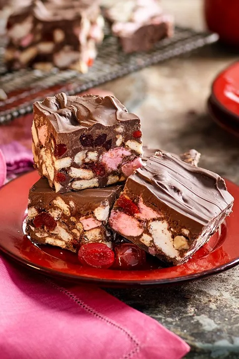 easy rocky road in small stack on red plate