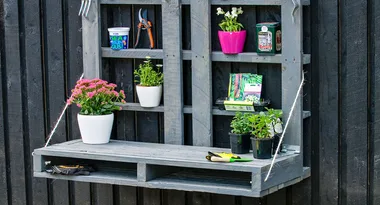 How to make a pallet potting bench