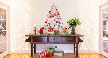 How to make a wall Christmas tree