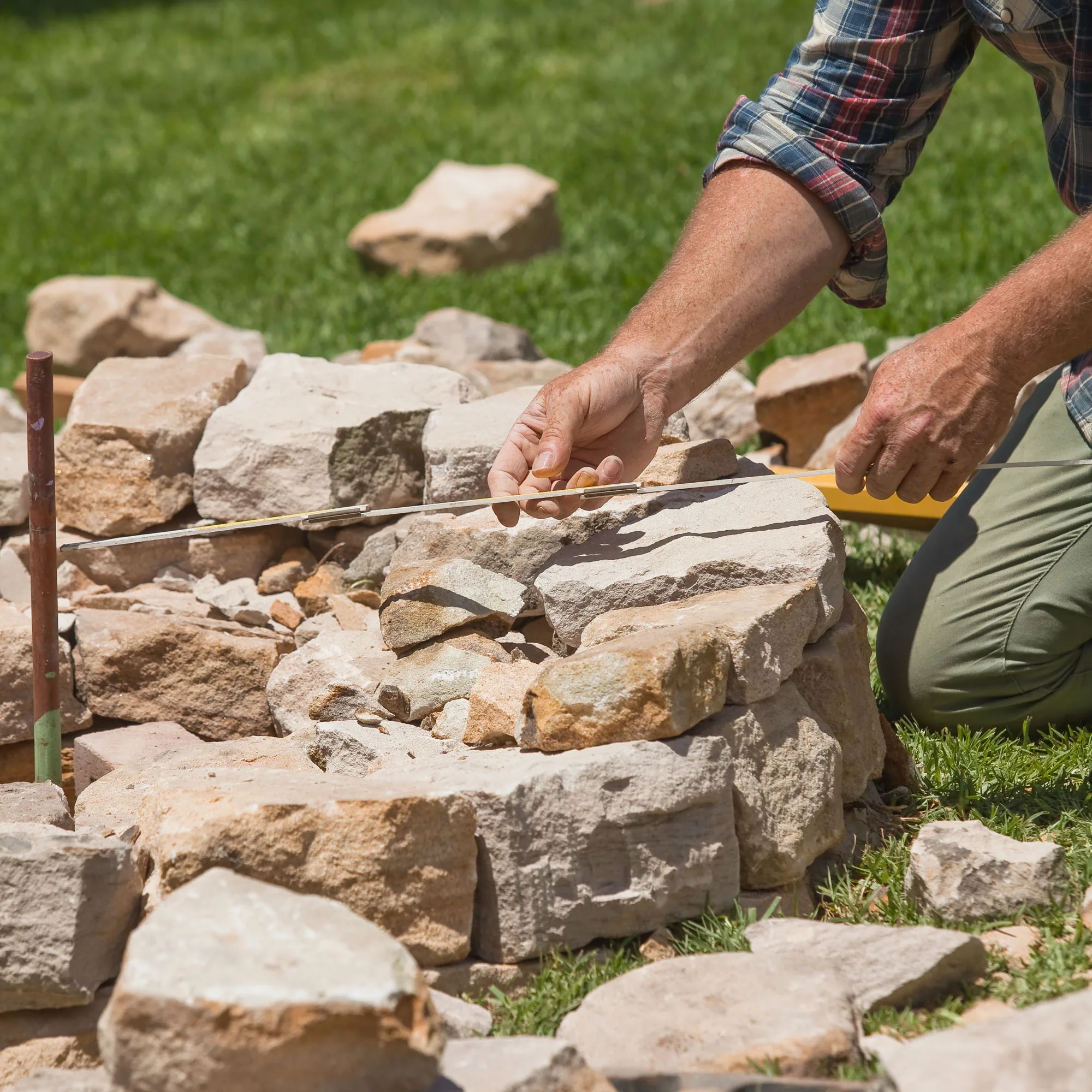Dry stone fire pit