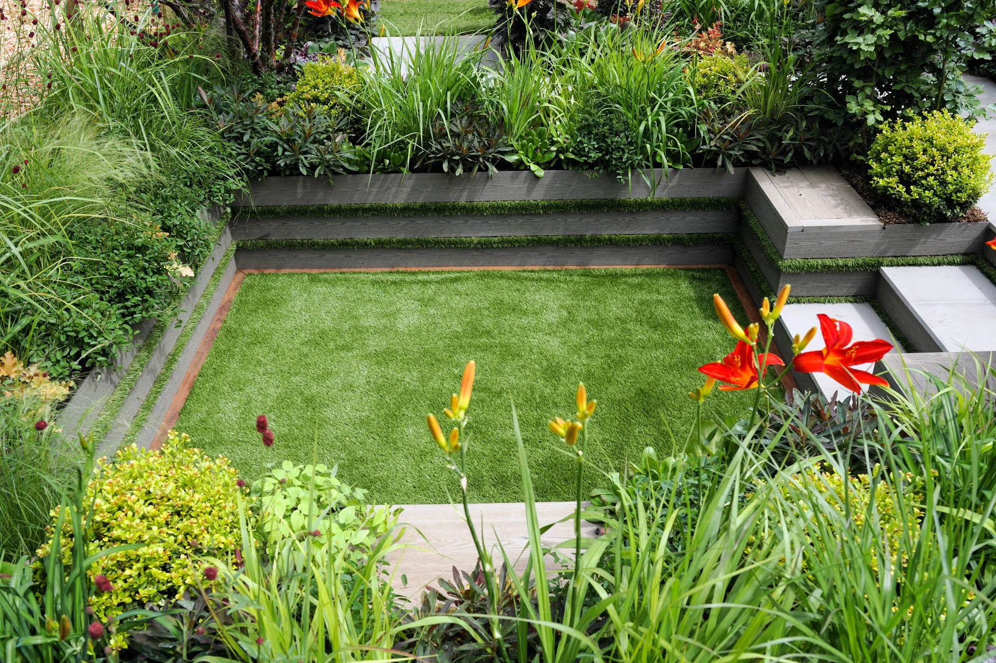 sunken garden retaining wall