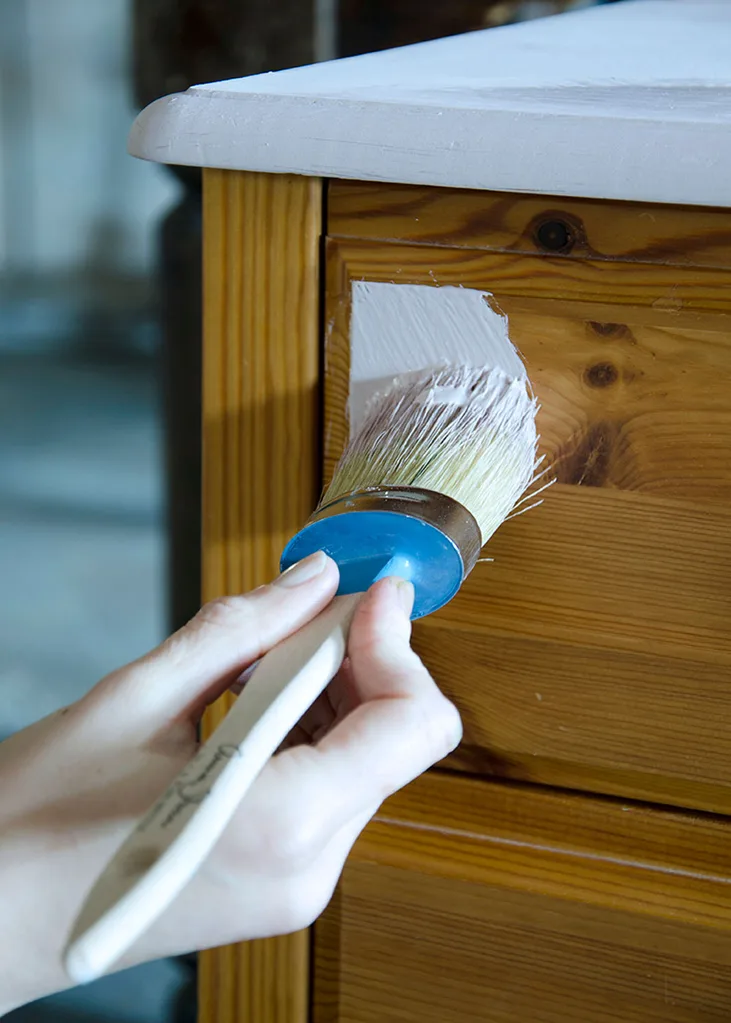 chest of drawers