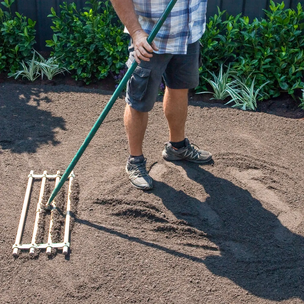 circular round lawn step 2