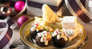 Sweet Christmas desserts in a box