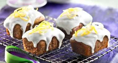 Gingerbread loaves with lemon frosting
