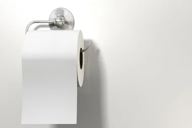 This is the right way to hang your toilet paper