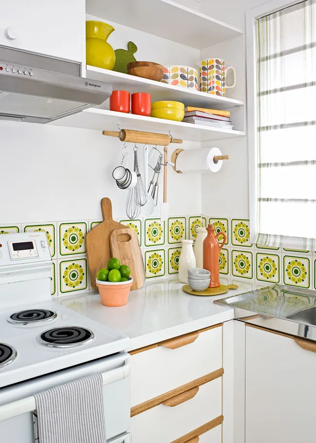 70s era kitchen given a bright, cosmetic renovation with renovatin paint