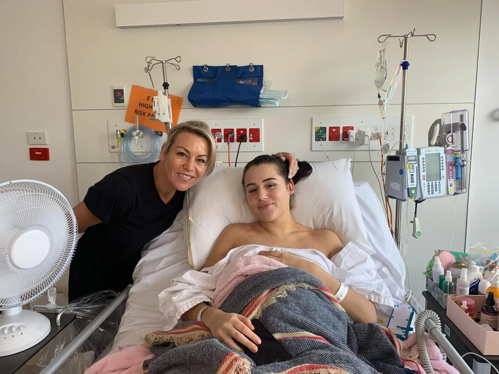 Picture of mum and daughter recovering in hospital after falling seven storeys