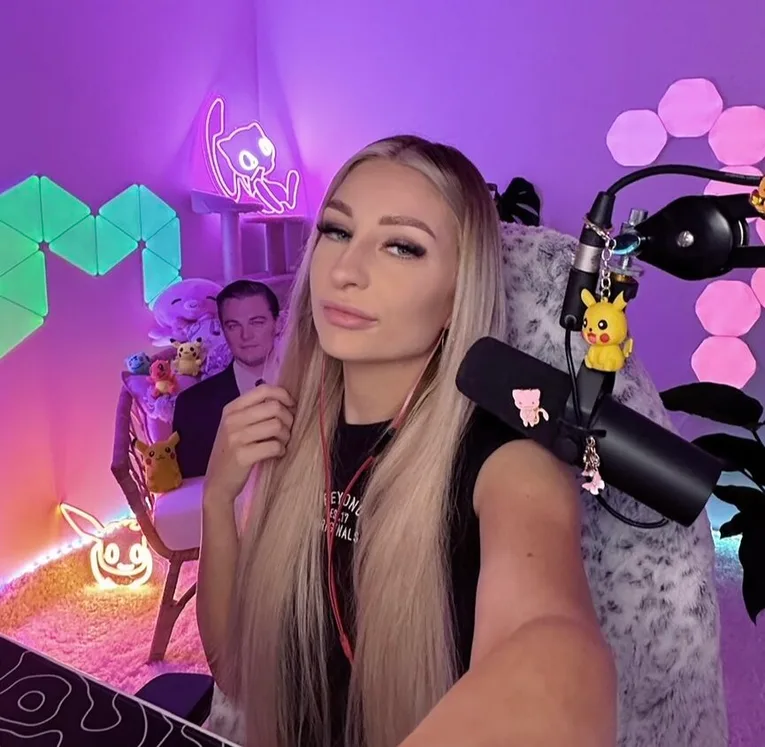 Maddy and her set up