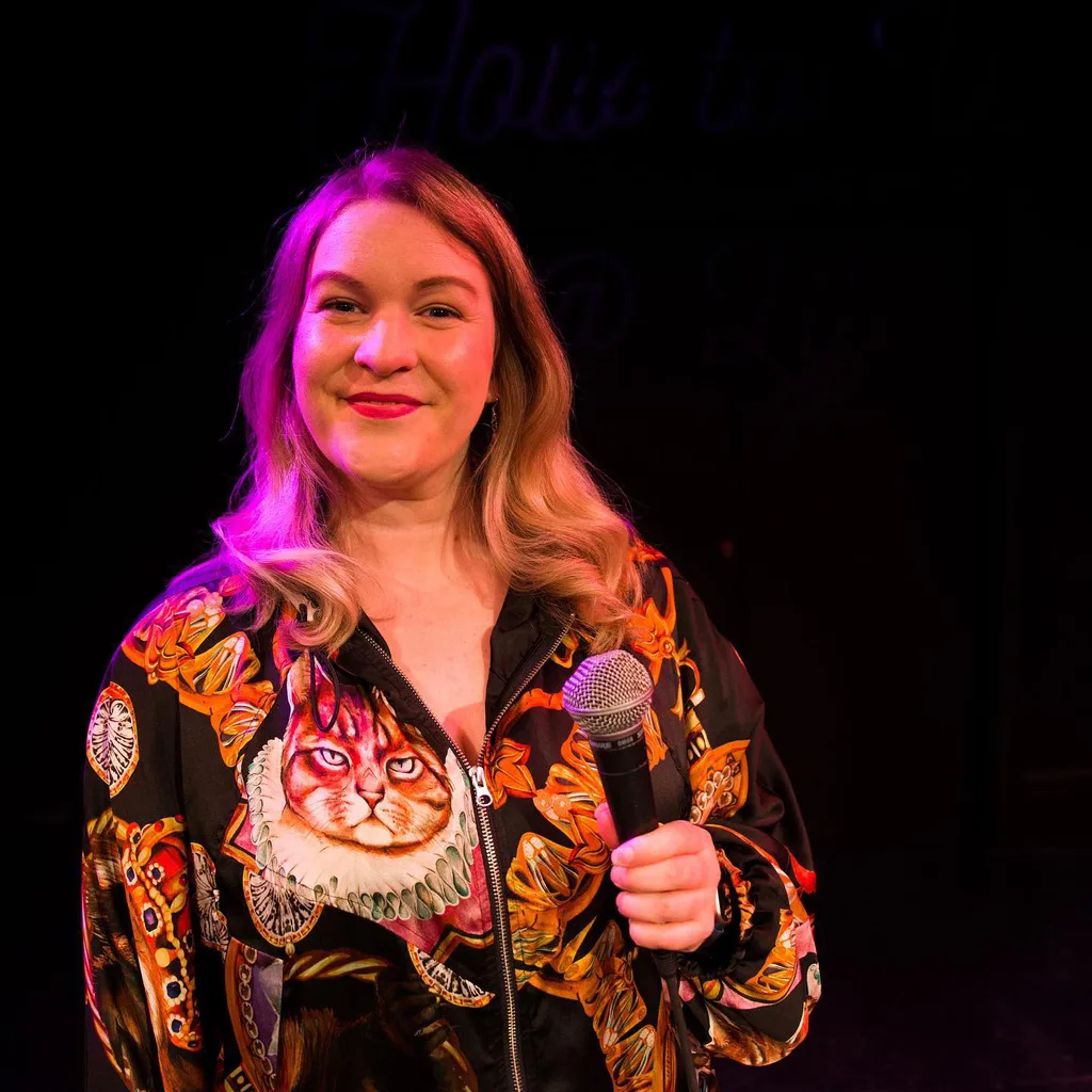 Samantha doing stand up comedy