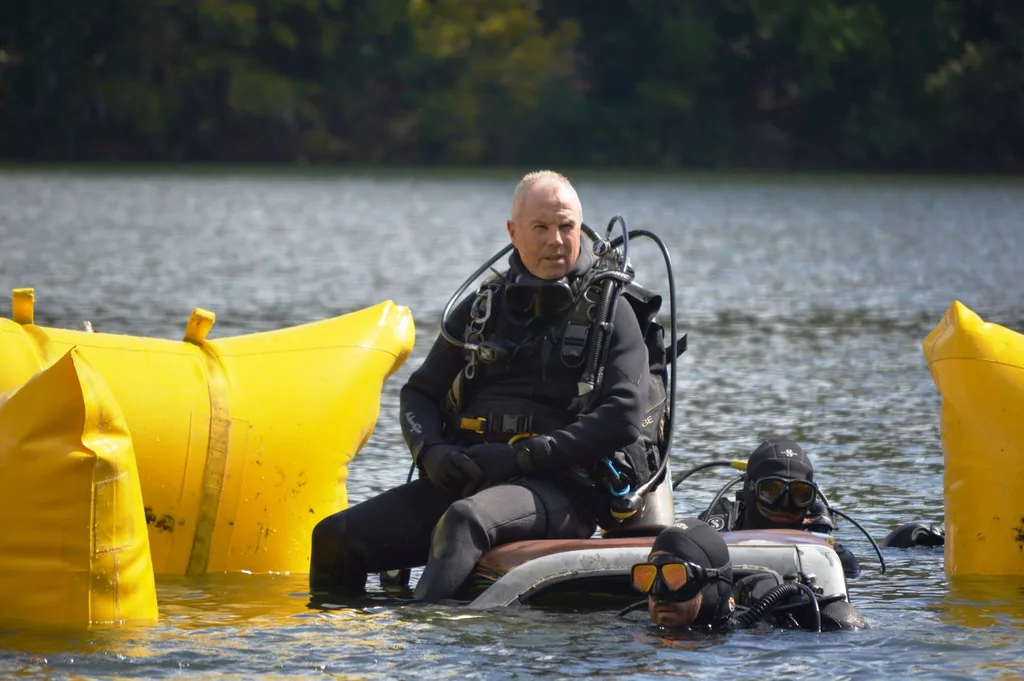 Image of underwater investigator