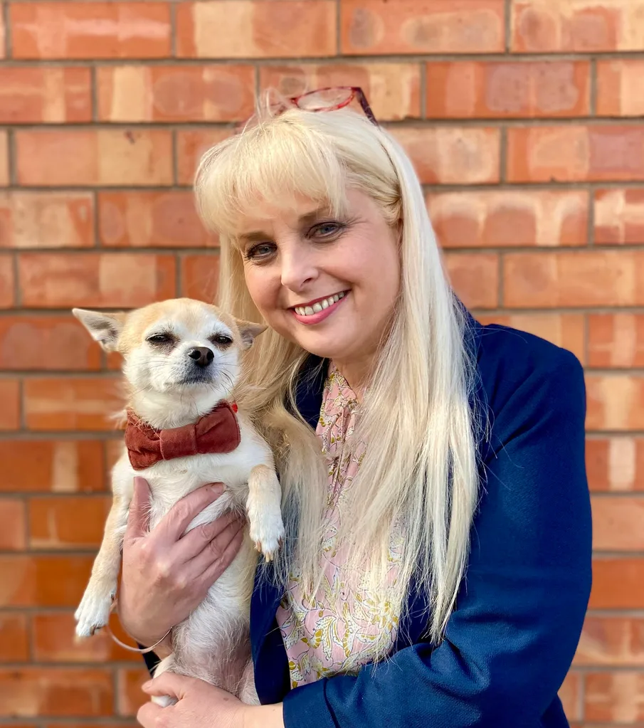 TLM2507 I'm a real life pet detective/Beth Lee Crowther