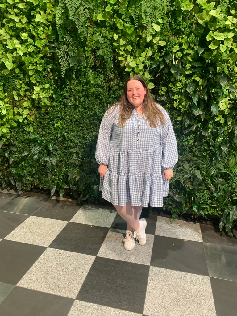 Image of woman before weight loss transformation