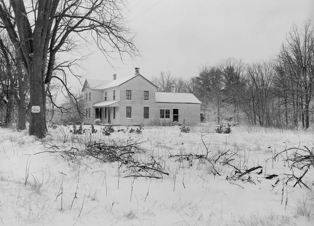 Black and white photo of Gein's farmhouse