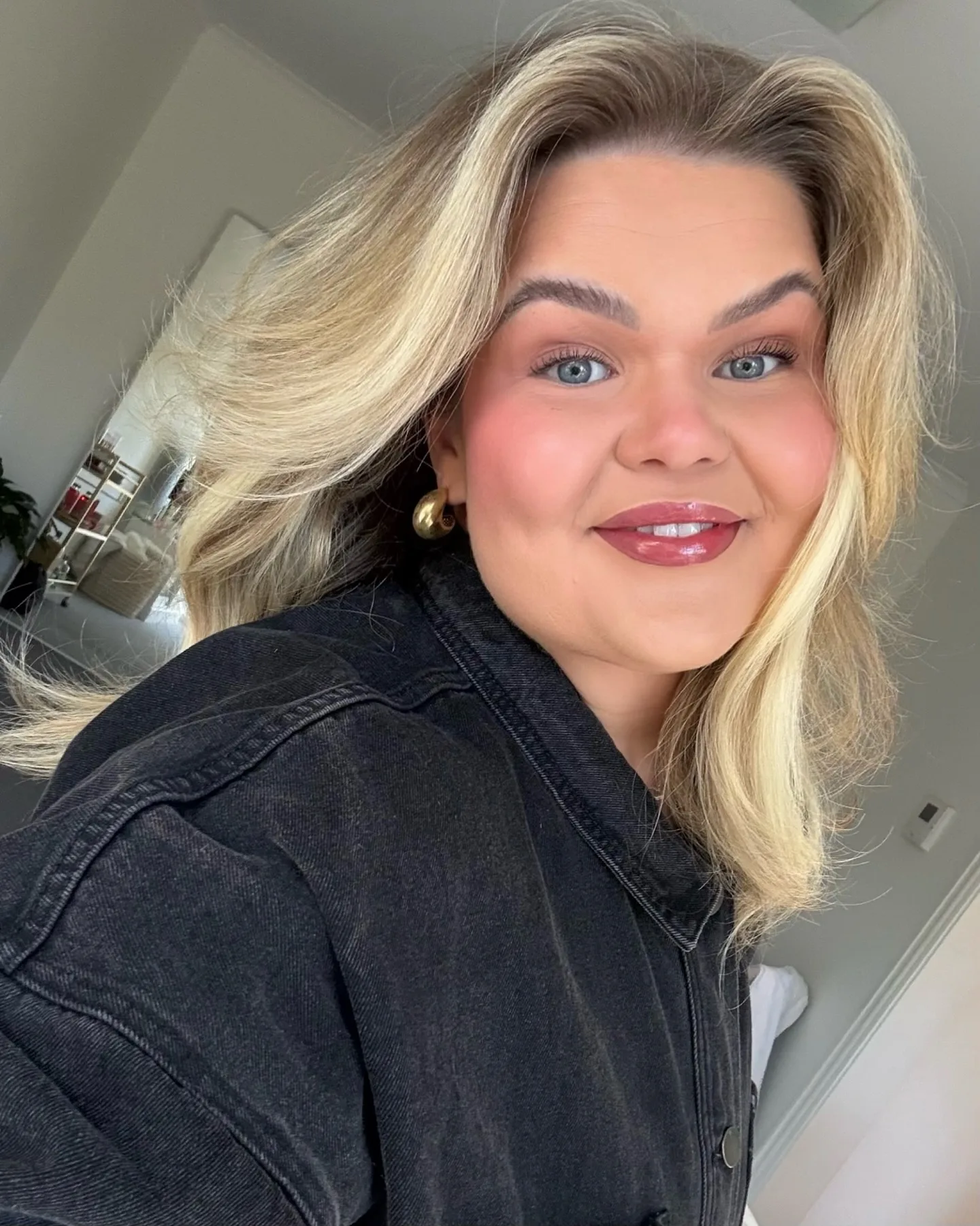 blonde girl taking selfie 