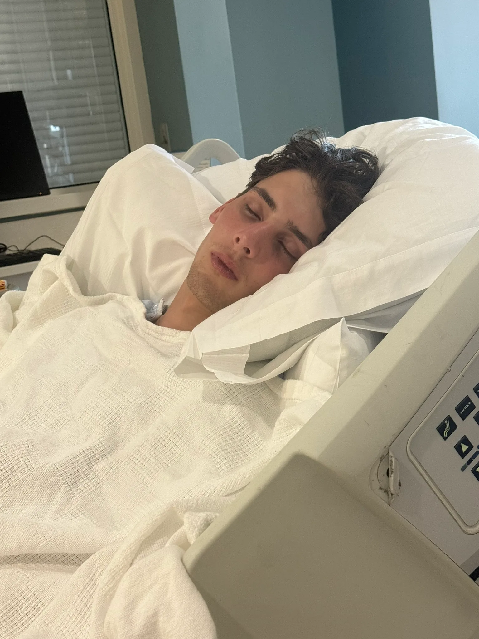 Craig (pictured) says the pain of the ordeal was so bad he wished he could be put to sleep.