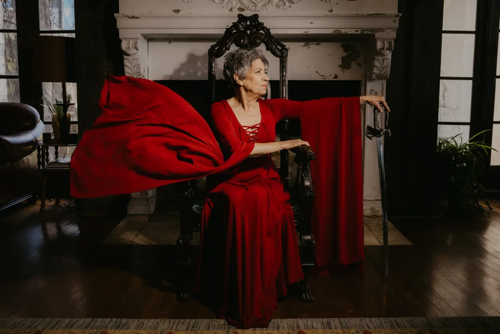 Bonnie dressed in red