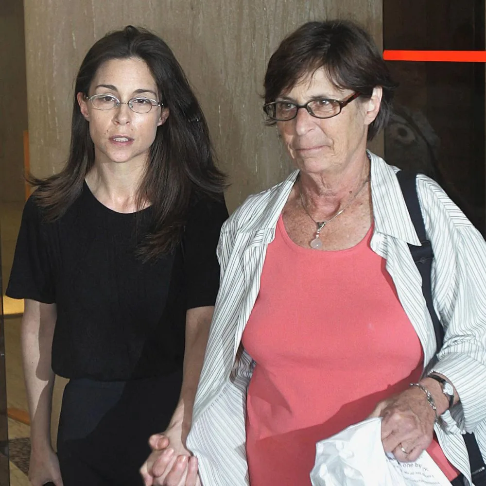 Nancy Kissel leaves court with her mother during her trial
