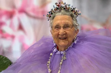 Meet 106 year-old Elva – crowned Queen for a day!