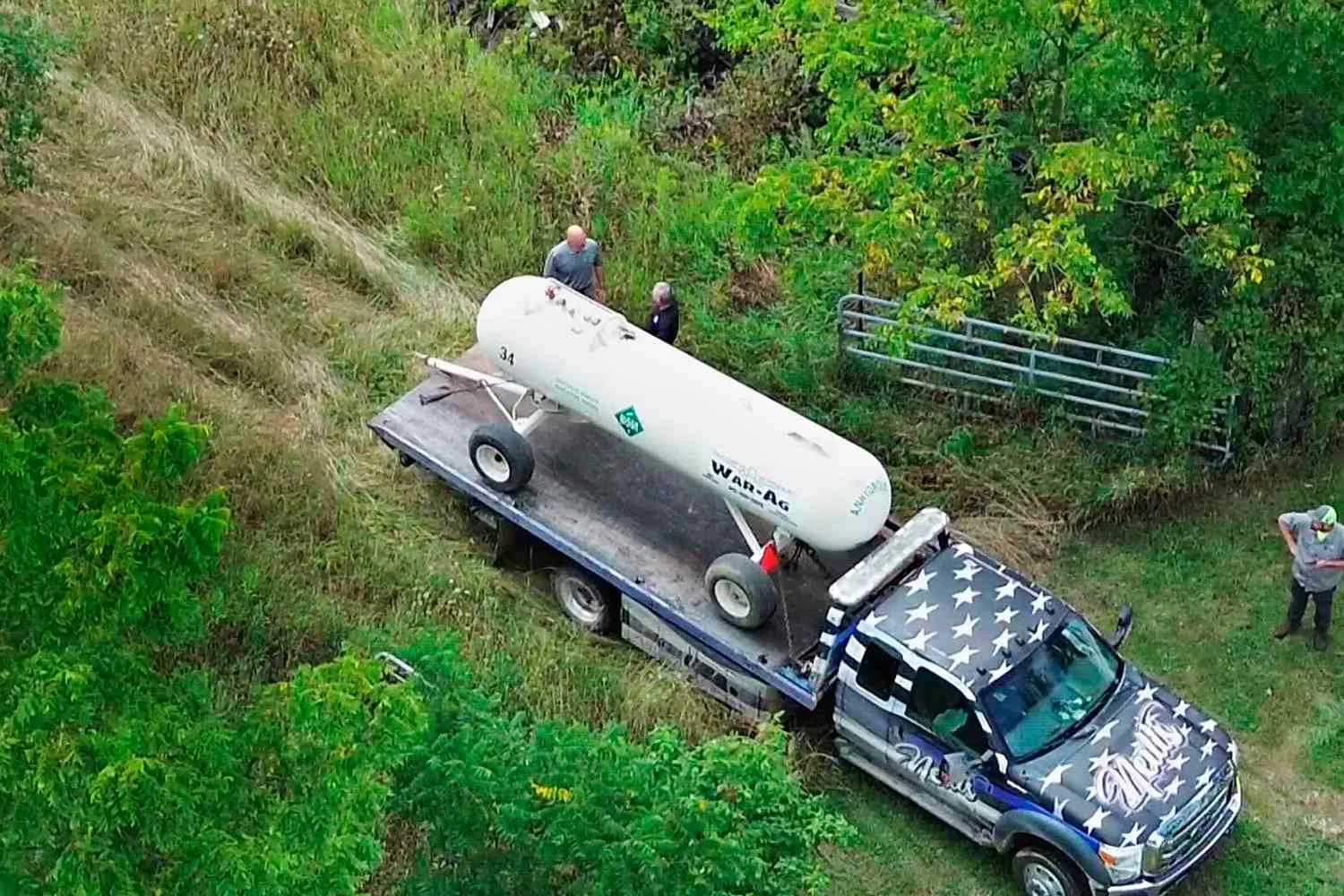 a fertilzer tank on a truck