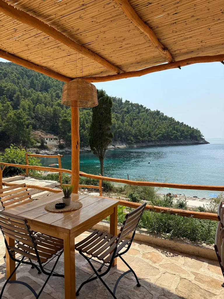 image of restaurant on bpupnatska luka beach