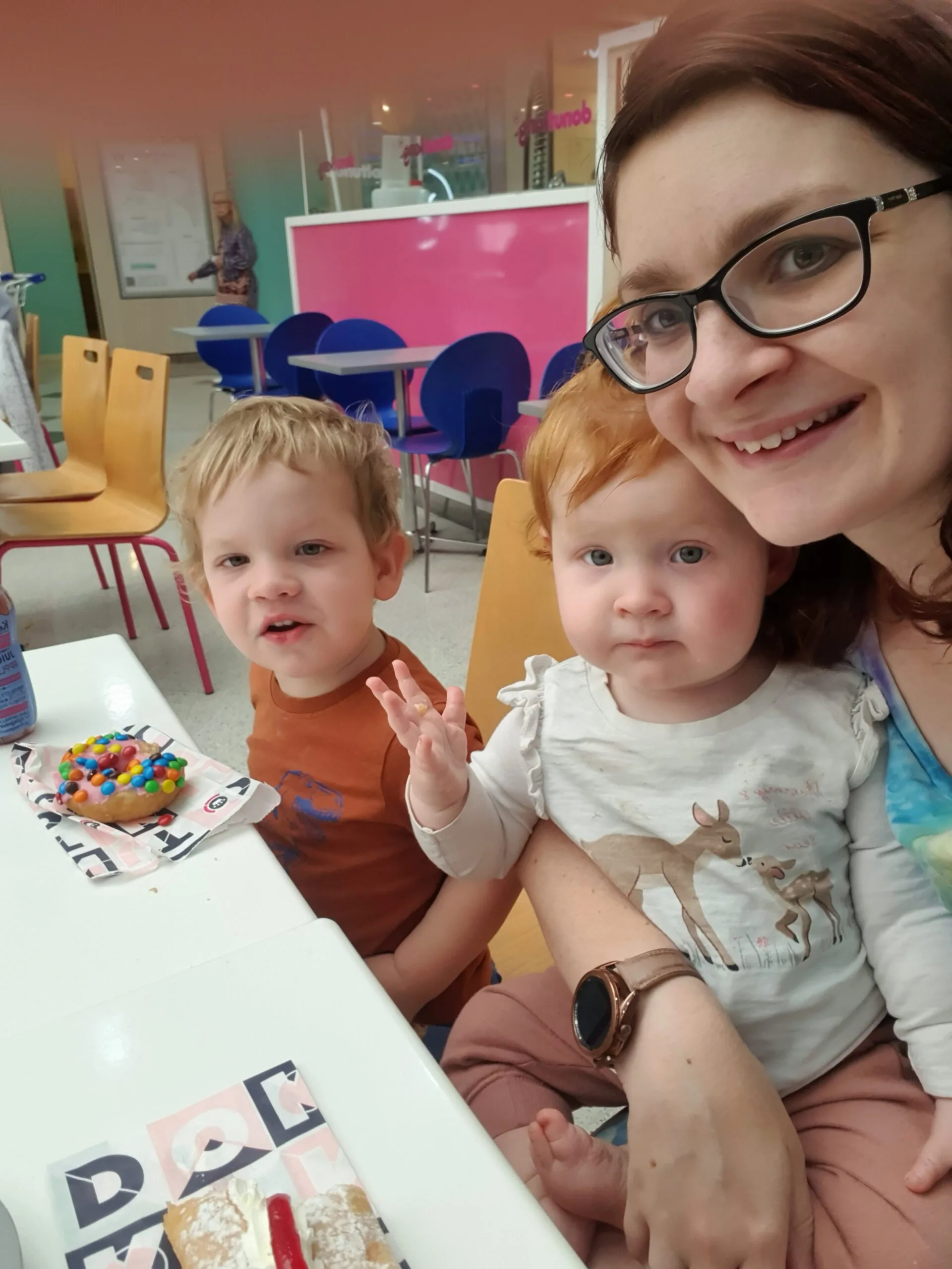 Image of mum and two kids