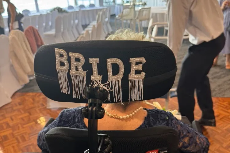 BRIDE on wheelchair neck rest