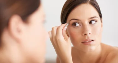 Woman makes important warning about horror effects of new eyebrow craze