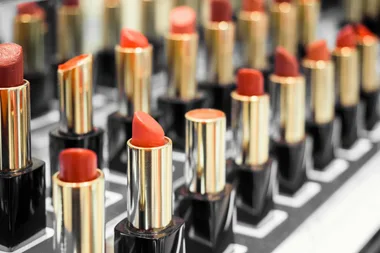 Woman sues make-up store after contracting herpes from lipstick tester