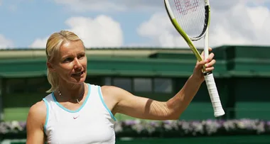 Tennis champion Jana Novotna dies aged 49