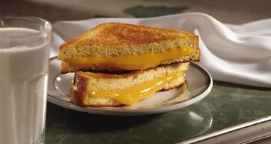 The internet is divided over the right way to cut toast