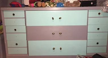 Is this pink and white or blue and grey?